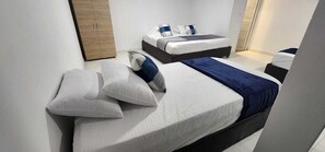 四人房 | 低過敏寢具、舒適加層、書桌、筆電工作空間