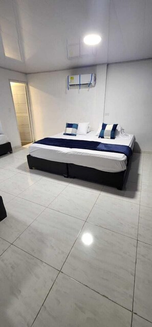 Double or Twin Room, 2 Single Beds, Private Bathroom - EDIFICIO REGATA INN (Buenaventura)