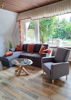 Smart-tv, dvd-spelare och en stereo