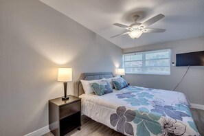 4 bedrooms, iron/ironing board, free WiFi, bed sheets