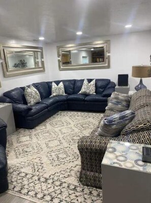 TV, fireplace - Renovated, spacious, FUN, bunk room & game room (South Jordan)