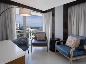 55-inch flat-screen TV with satellite channels - Hilton Garden Inn San Juan Condado (San Juan)
