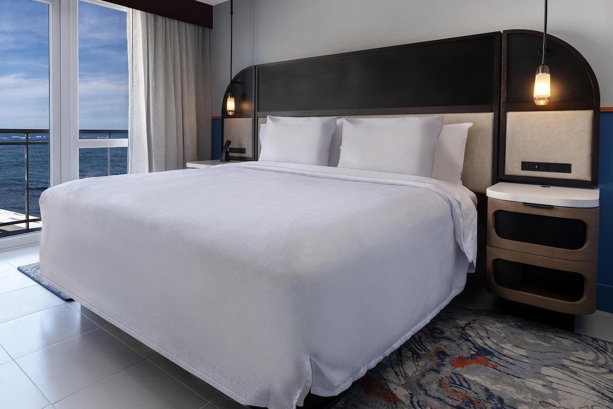 Room, 1 King Bed (Roll-In Shower, Pool View) | View from room