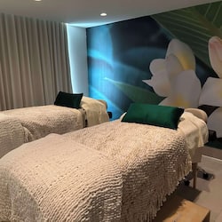 Sauna, bagno turco, trattamenti per il corpo, aromaterapia