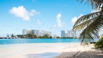 Plage à proximité, serviettes de plage, kayak