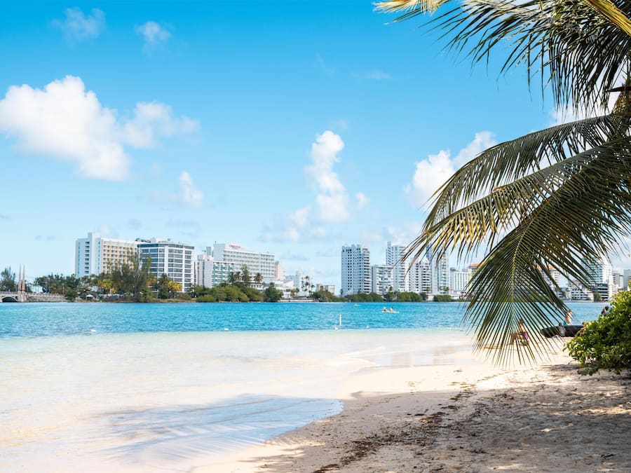 Nära stranden, strandhanddukar och kajakpaddling