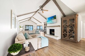 Smart TV, video library