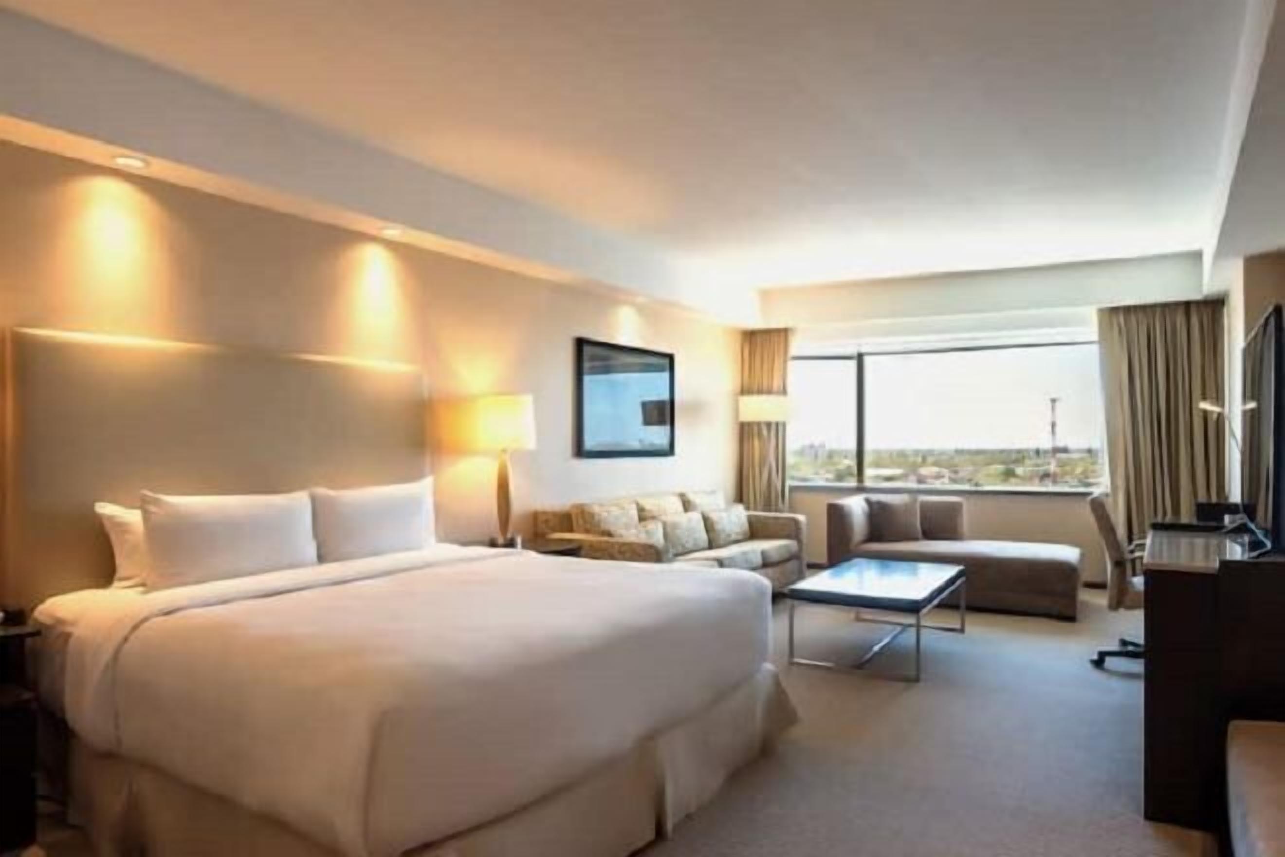 Premium bedding, down duvets, minibar, in-room safe