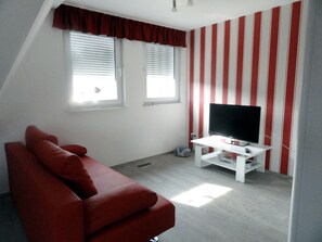 Smart TV, fireplace, books - Haus Lütti für 8 Personen in Glowe, 400 m zum Strand, mit Kamin und Sauna (Glowe)