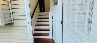 Family friendly-4Bedroom house, free 2 car driveway/street parking DC &VA acess.