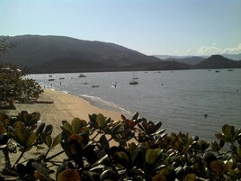 Una playa cerca, traslado desde/hacia la playa, pesca