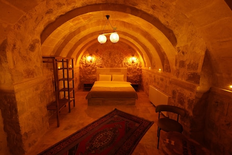 Comfort Double Room | 1 bedroom, premium bedding, Select Comfort beds, minibar