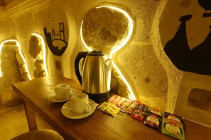 Literie de qualité supérieure, matelas Select Comfort, minibar