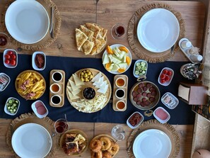 Free daily local cuisine breakfast  - Cappadocia Tuğhan Stone House (Nevsehir)