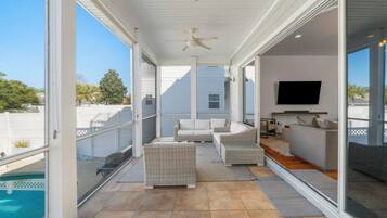 House | Terrace/patio