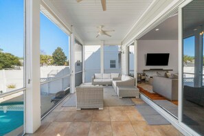 House | Terrace/patio