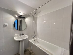 Hair dryer, towels - ALBUFEIRA CENTRAL 10 by HOMING (Albufeira)