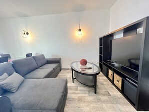 TV - ALBUFEIRA CENTRAL 10 by HOMING (Albufeira)