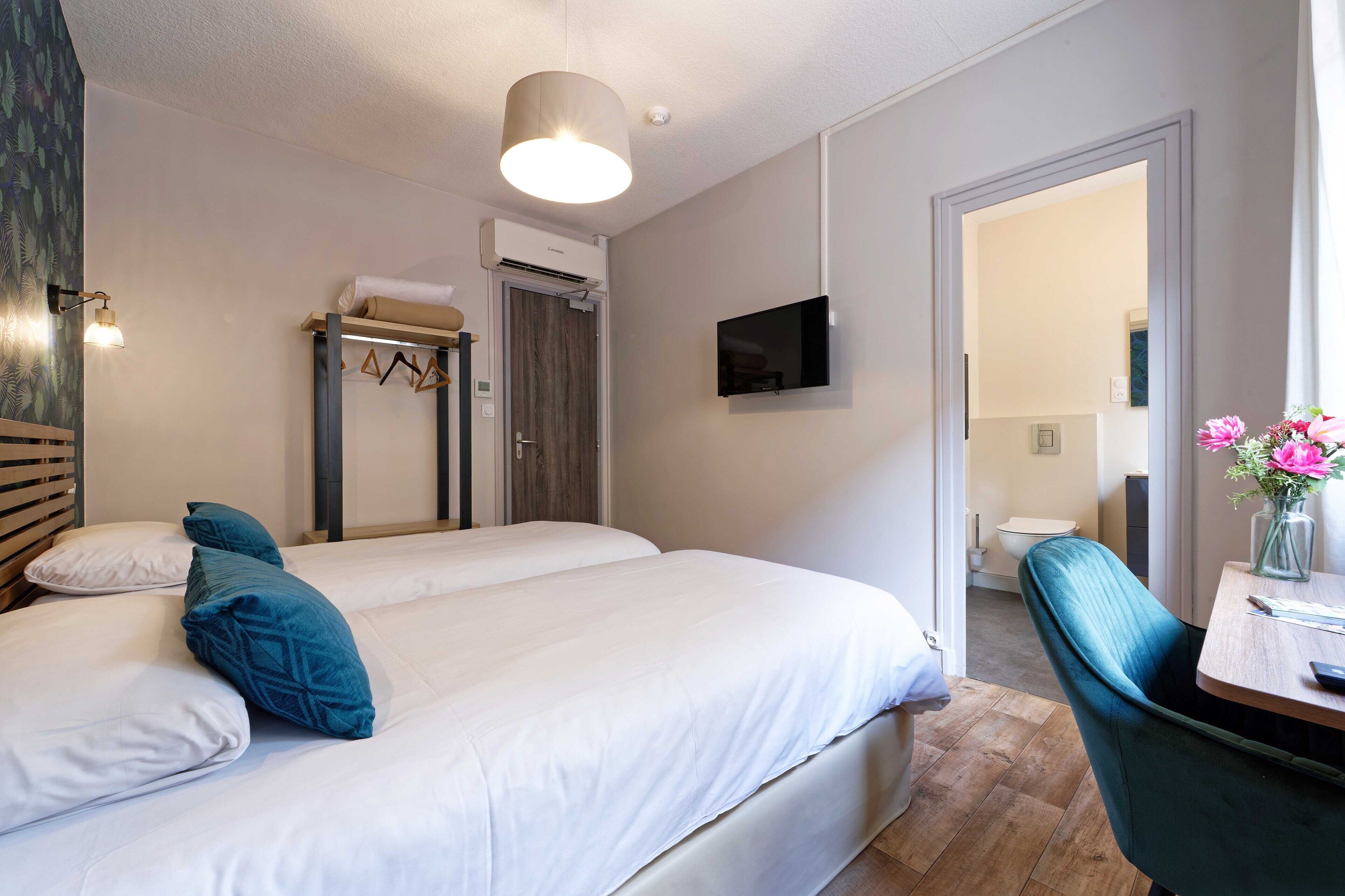 Standard Twin Room