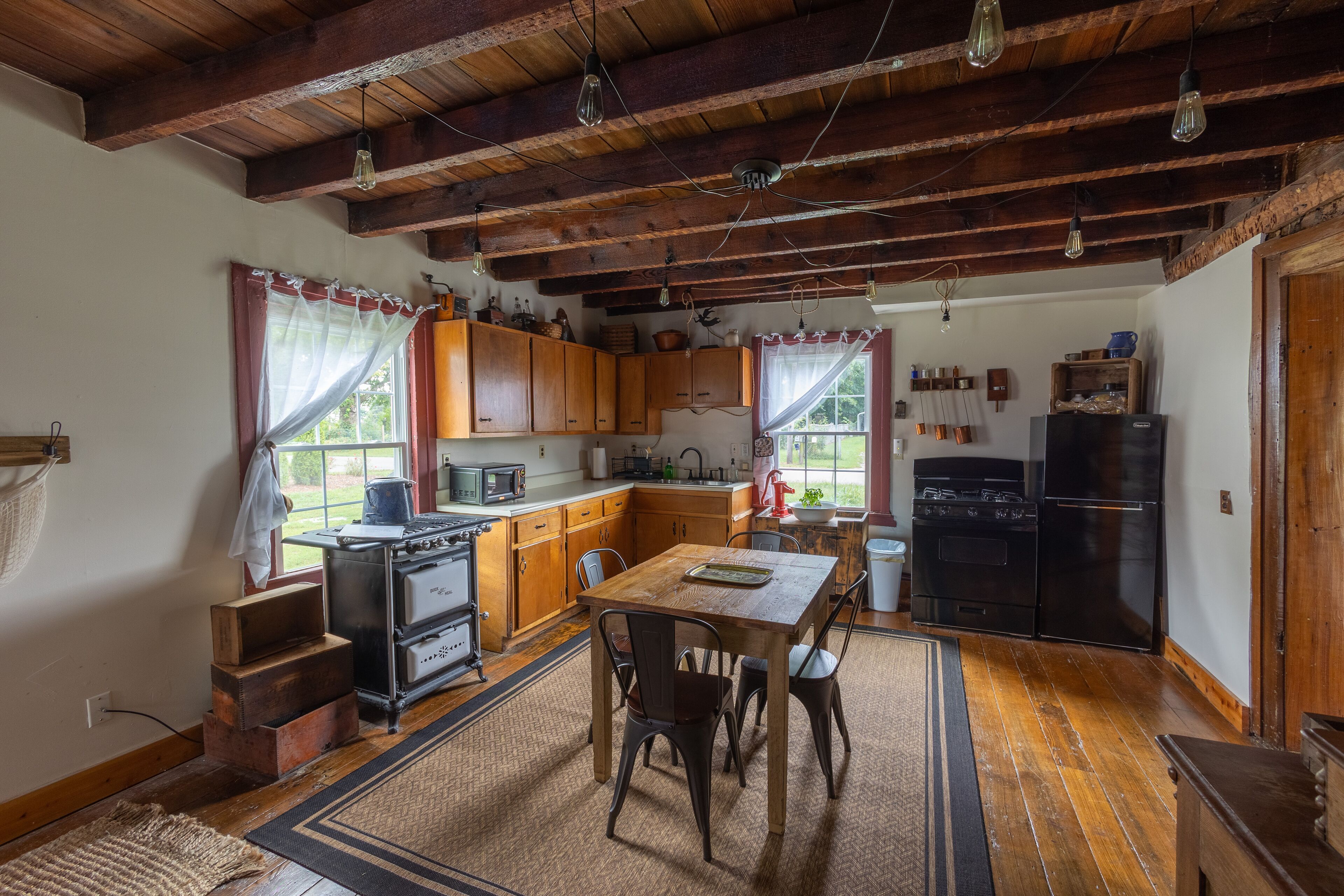 雪櫃、微波爐、焗爐、爐具