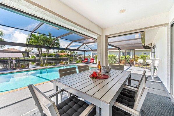 Outdoor dining