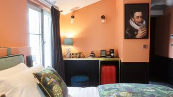 Free WiFi, bed sheets