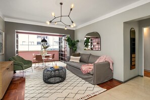 TV - Modern Sea Point Apartment - Wifi (Cape Town)