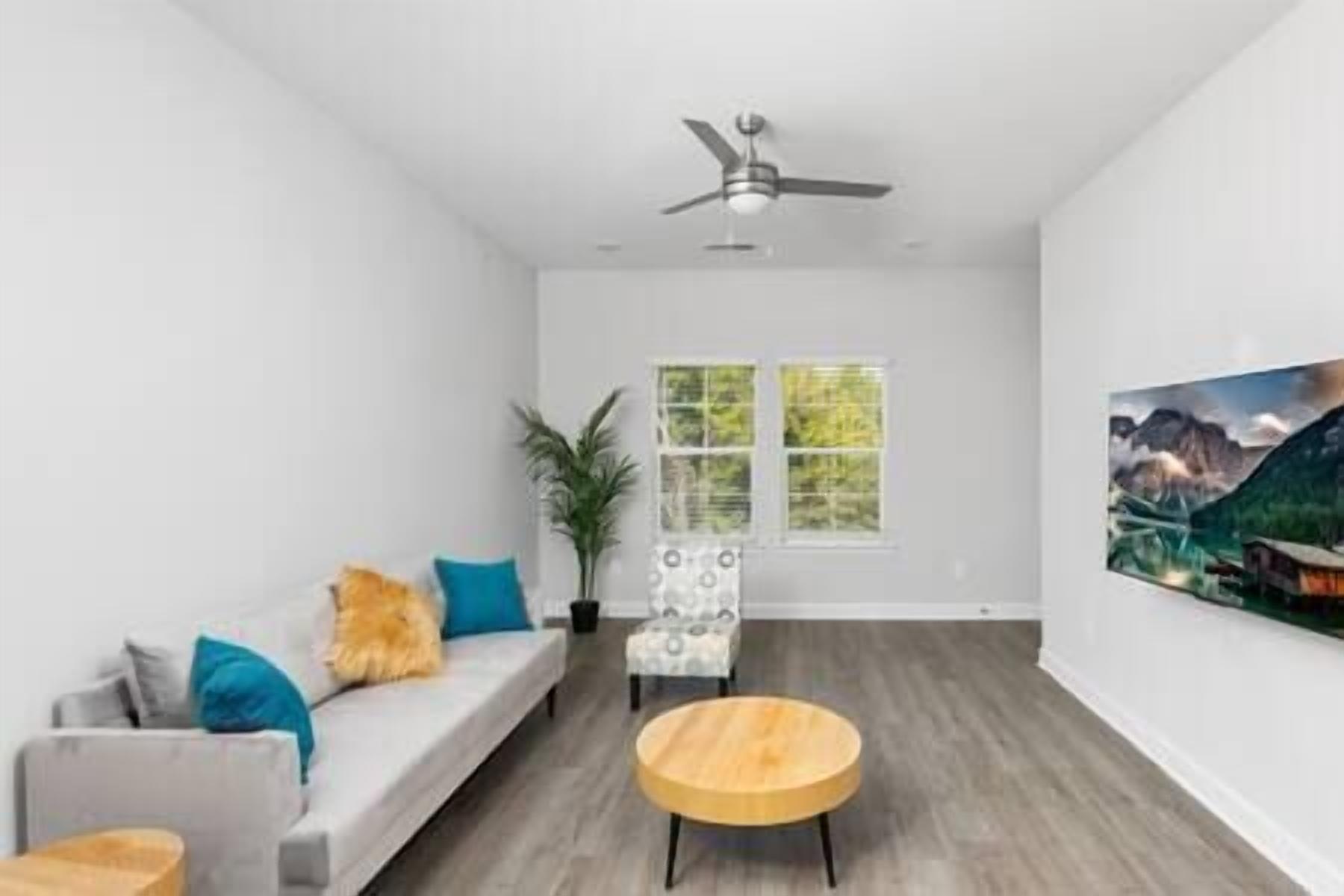Modern Oasis near UNC, Motor Speedway, and Grocery Shopping