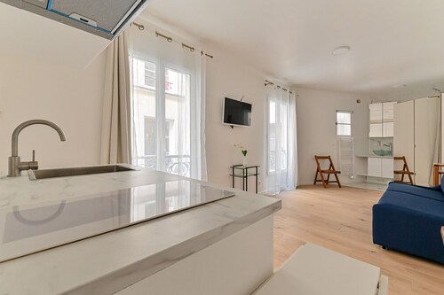 Marais Vieille Temple Studio