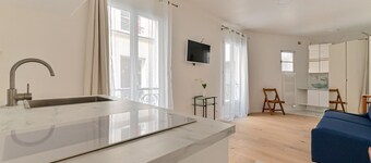 Marais Vieille Temple Studio