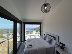 3 bedrooms, iron/ironing board, travel crib, free WiFi - Recently Built Holiday Home Limonar (La Herradura)