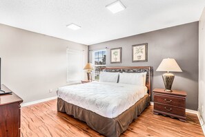 8 Schlafzimmer, Bügeleisen/Bügelbrett, WLAN, Bettwäsche