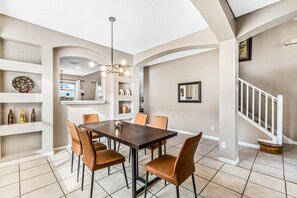 Dining - EV_8583 - 8 Bed 4.5 Bath Villa with Screened-In Private Pool and Access to Resor (Kissimmee)