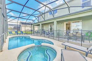 A heated pool - EV_8583 - 8 Bed 4.5 Bath Villa with Screened-In Private Pool and Access to Resor (Kissimmee)