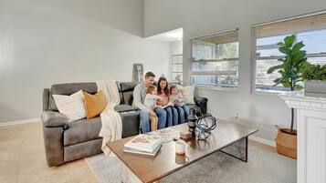 Smart-tv och eldstad