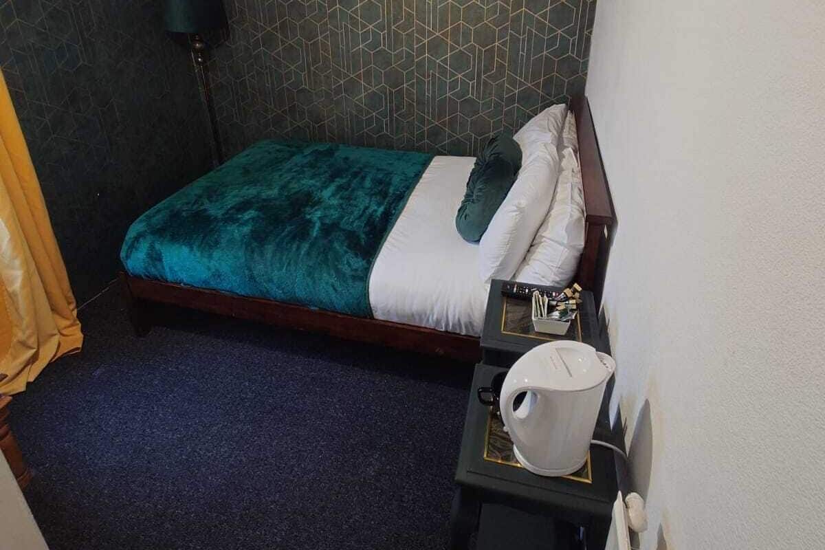 Economy tweepersoonskamer | 1 slaapkamer, luxe beddengoed, individueel gedecoreerd