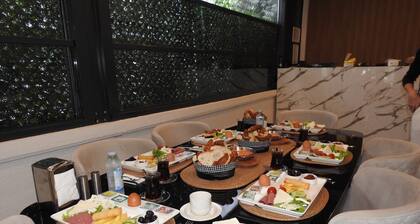 the rooms boutique hotel