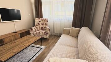 Condo clásico | Sábanas de algodón egipcio, ropa de cama de alta calidad y escritorio