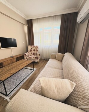 Classic Condo | Egyptian cotton sheets, premium bedding, desk, blackout drapes - the rooms boutique hotel (Tekirdag)