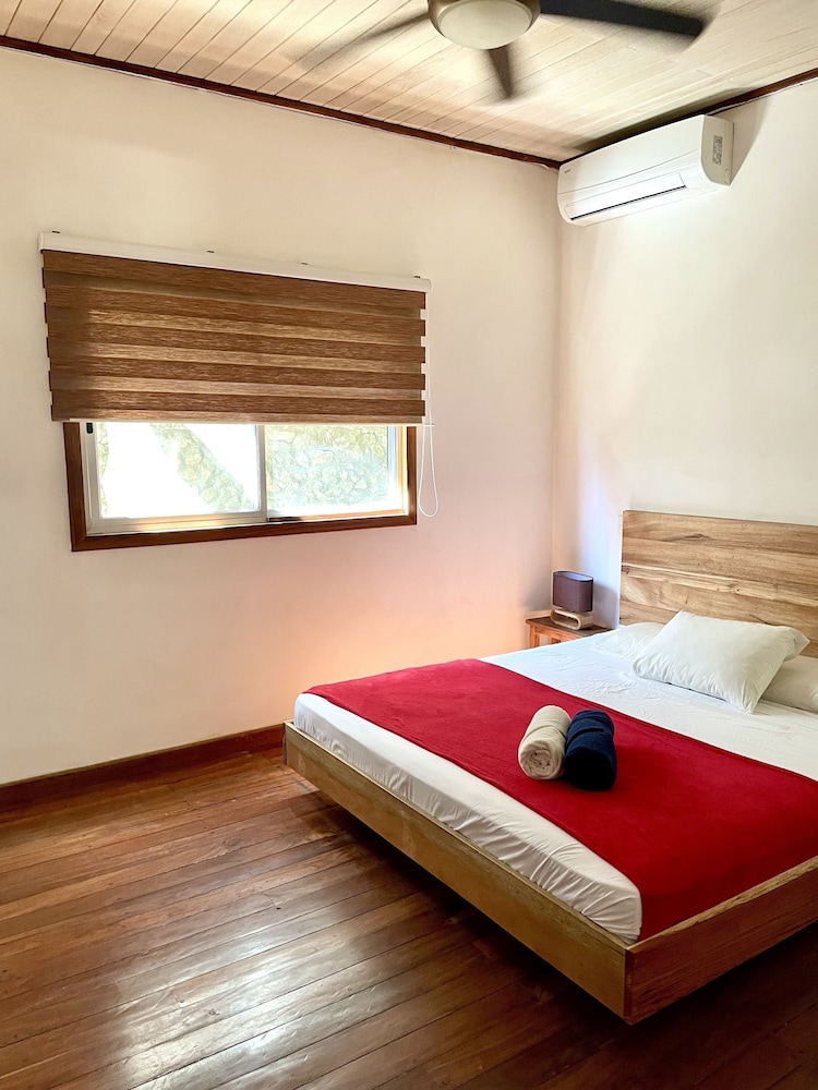 Sunny Side Villa steps to the beach/pool Santa Teresa Vrbo