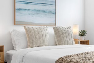 Design Condo | Hypo-allergenic bedding, individually decorated, individually furnished