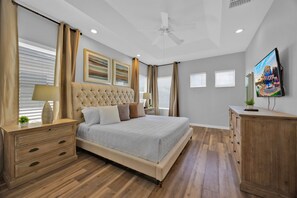 5 chambres, fer et planche à repasser, lit de bébé portatif