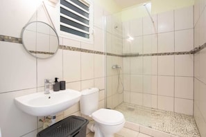 Bathroom - T2 à 5min des Plages + Parking (Les Anses d'Arlet)