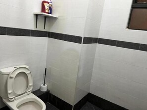 Soap, shampoo, toilet paper - Lake View Plaza Apartments Nakuru Town (Nakuru)