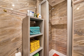 Shower, towels