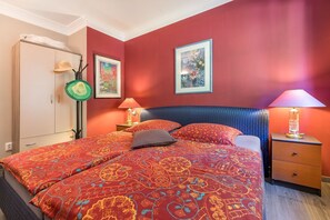 2 bedrooms, desk, free WiFi, bed sheets