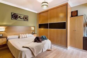 2 bedrooms, iron/ironing board, travel cot, WiFi - STAY IN FRONT OF THE STADIUM AND RAMBLAS (Santa Cruz de Tenerife)