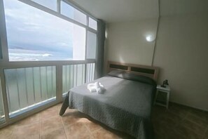 Strykejern/-brett, reiseseng for barn, wi-fi og sengetøy