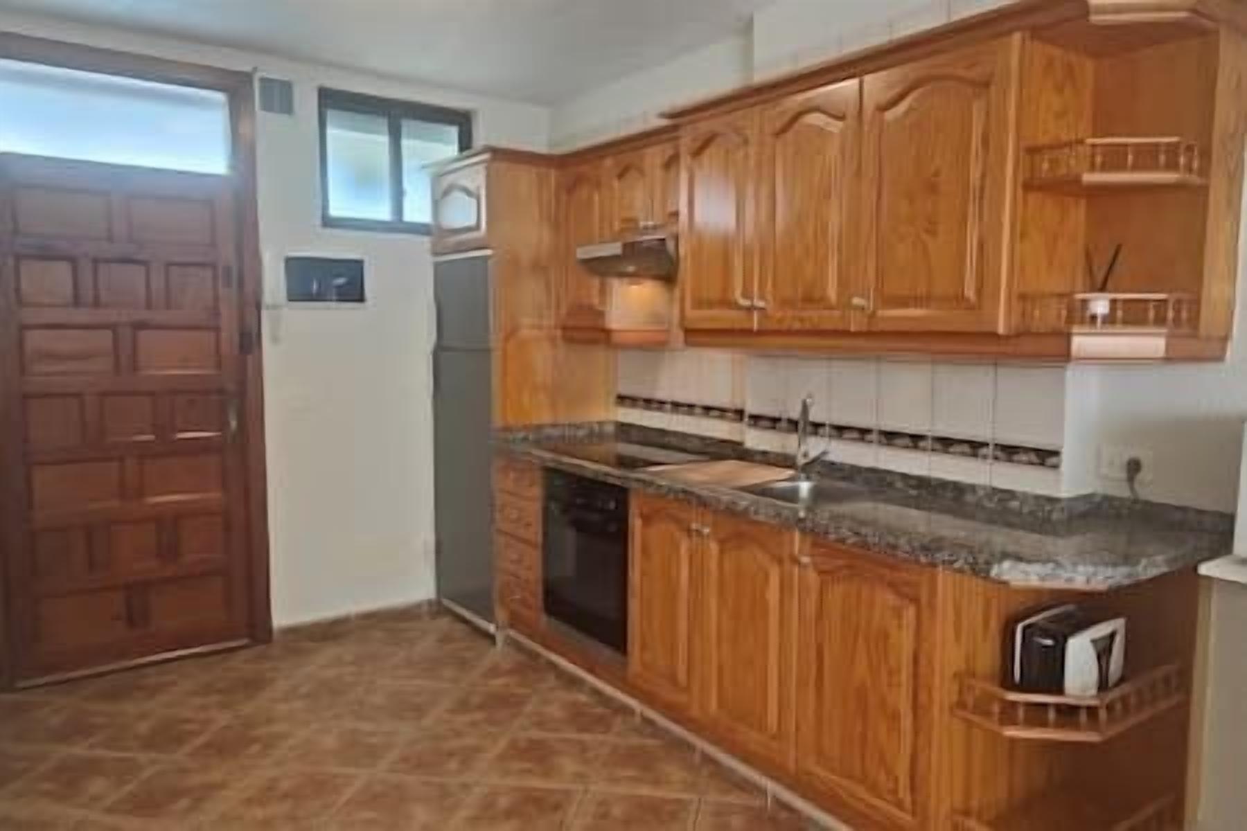 Réfrigérateur, micro-ondes, four, cafetière/bouilloire