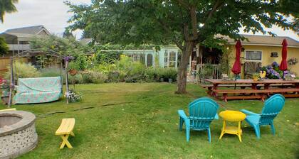 PRIVATE and PEACEFUL living unit, with a view of Mt. Rainier. Close to downtown.